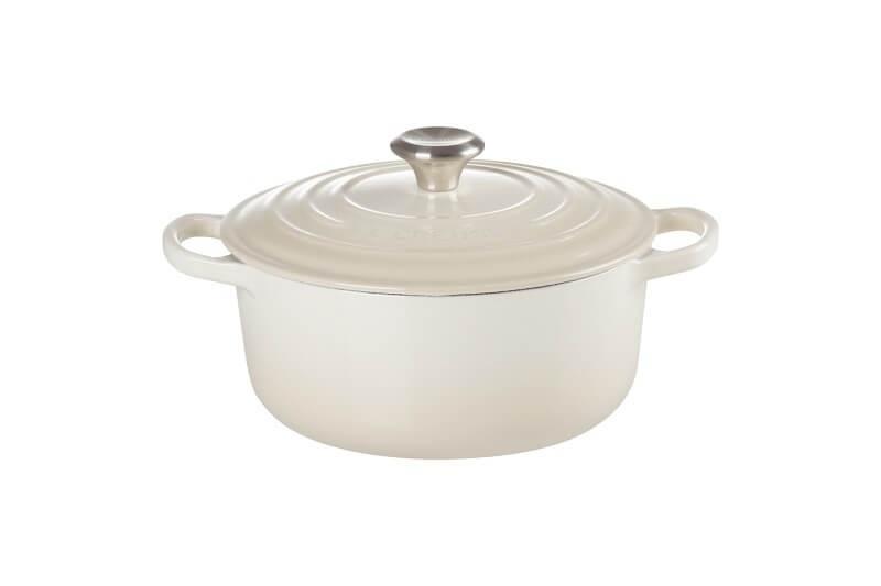 Le Creuset Støbejernsgryde 24 cm Signature - Meringue tilbud