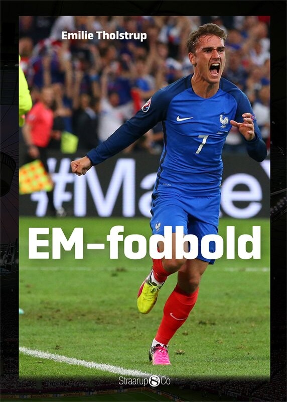 Em Fodbold   Emilie Tholstrup   Bog