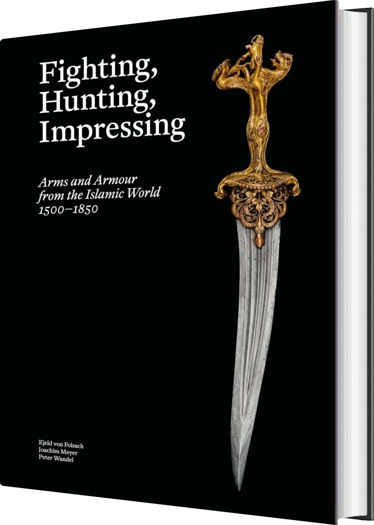 Fighting  Hunting  Impressing   Kjeld Von Folsach   Bog